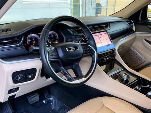 Used 2021 Jeep Grand Cherokee L Limited image 18