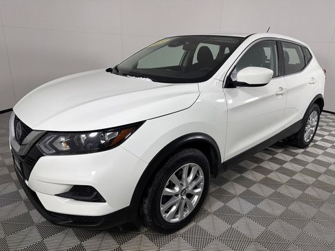 Used 2021 Nissan Rogue Sport S image 9