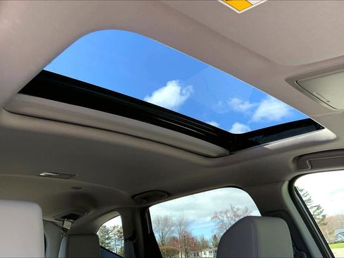 Used 2018 Honda CR-V Touring image 14