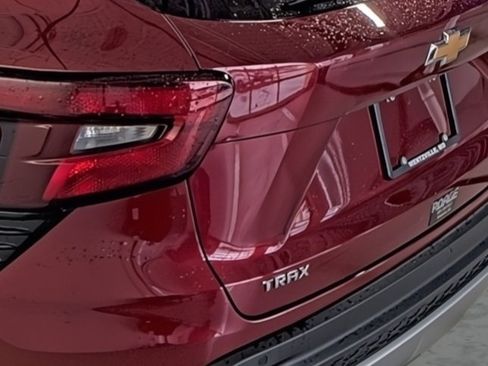 Used 2025 Chevrolet Trax LT w/ Driver Confidence Package image 10