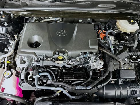 Used 2025 Toyota Camry LE image 33