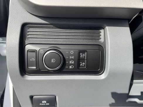 New 2026 Ford F250 XL w/ XL Chrome Package image 15