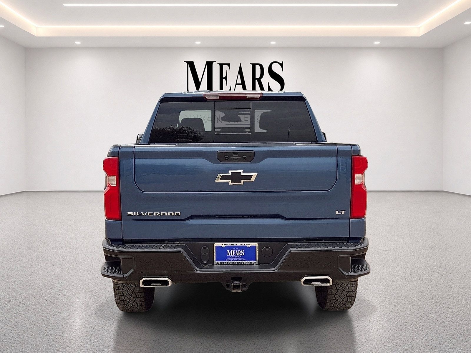Used 2024 Chevrolet Silverado 1500 LT Trail Boss w/ Convenience Package II AWD/4WD image 4