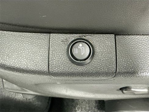 Used 2018 Buick Encore Preferred image 17