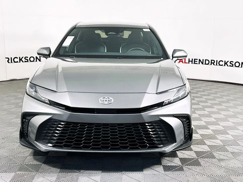 Used 2025 Toyota Camry SE image 8