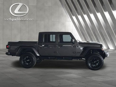 Used 2021 Jeep Gladiator Sport AWD/4WD image 4