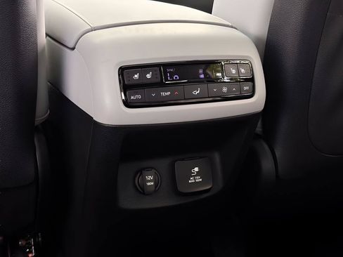 Used 2024 Hyundai Palisade SEL FWD image 19