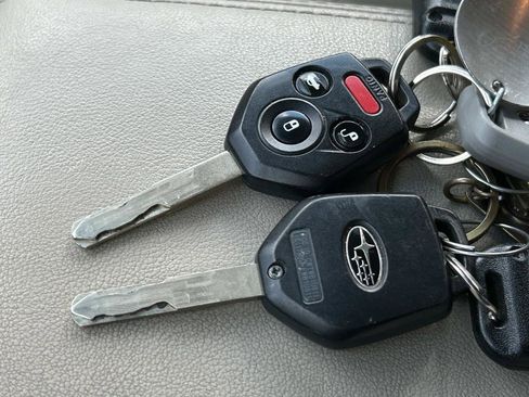 Used 2011 Subaru Outback 3.6R Limited w/ PWR Moonroof Pkg image 37