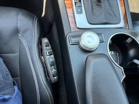 Used 2010 Mercedes-Benz E 550 Coupe image 10