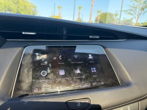 Used 2023 Cadillac XT4 Luxury w/ Cold Weather Package FWD image 13