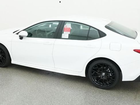 New 2026 Toyota Camry SE image 4