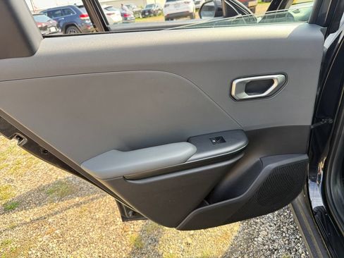 Used 2025 Kia K4 FWD image 14