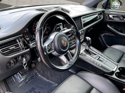 Used 2020 Porsche Macan w/ Premium Package Plus AWD/4WD image 10