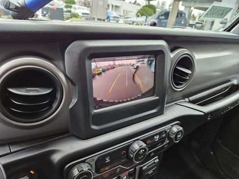 Used 2023 Jeep Wrangler Unlimited image 27