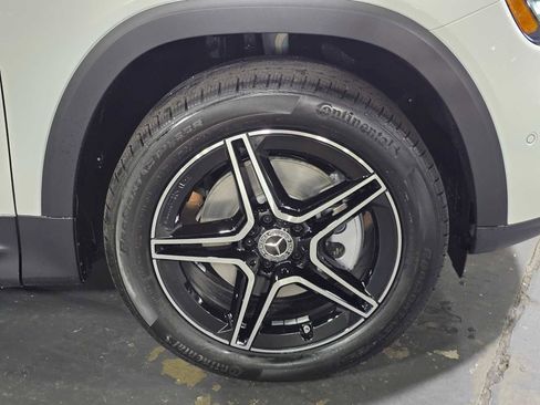 New 2026 Mercedes-Benz GLB 250 4MATIC image 9