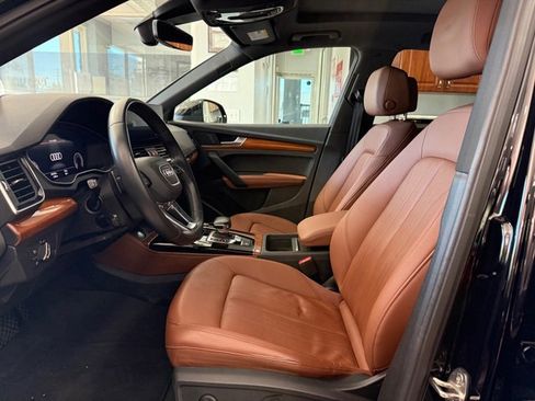 Used 2021 Audi Q5 Premium Plus w/ Premium Plus Package image 9