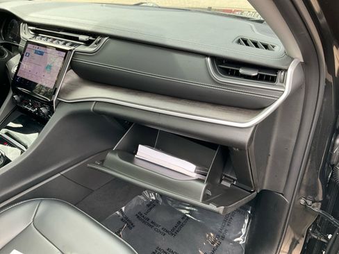 Used 2023 Jeep Grand Cherokee Limited w/ Trailer Tow Prep Group (B) image 32