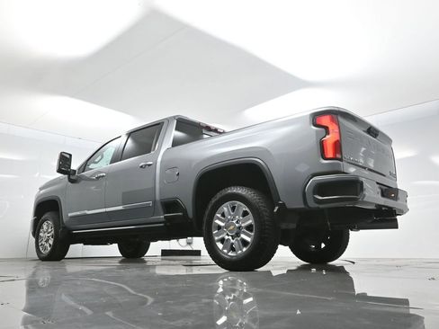 Used 2025 Chevrolet Silverado 2500 High Country w/ Technology Package AWD/4WD image 68