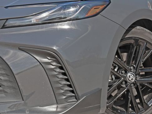 Used 2025 Toyota Camry SE FWD image 11