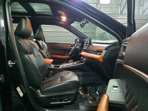 Used 2023 Mitsubishi Outlander SEL image 19