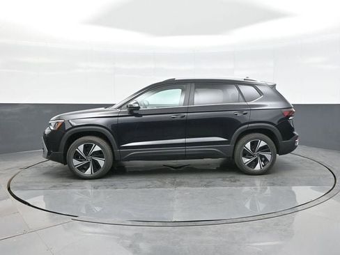 New 2026 Volkswagen Taos SE AWD/4WD image 4