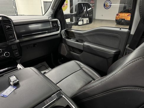 Used 2024 Ford F250 Lariat w/ Lariat Ultimate Package AWD/4WD image 32