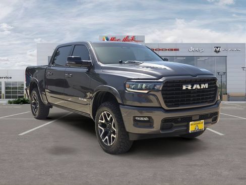 Used 2025 RAM 1500 Laramie w/ Sport Appearance Package AWD/4WD image 7