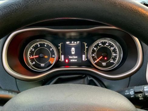 Used 2014 Jeep Cherokee Sport FWD image 25