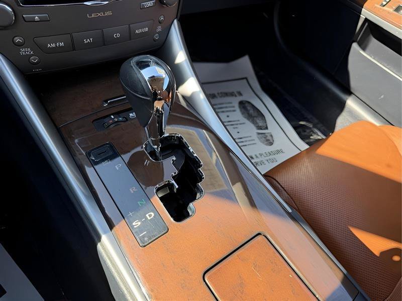 Used 2011 Lexus IS 350C w/ Luxury Pkg RWD image 37