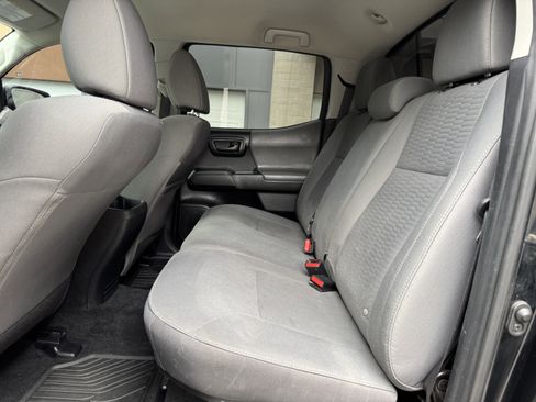 Used 2019 Toyota Tacoma SR w/ SR Convenience Package image 28