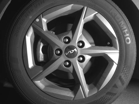 Used 2025 Kia K4 LXS image 12