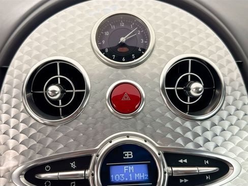 Used 2011 Bugatti Veyron AWD/4WD image 24