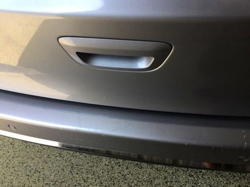 Used 2021 Chrysler Pacifica Touring-L FWD image 20