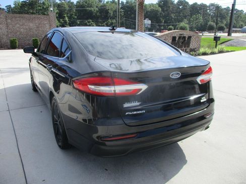 Used 2020 Ford Fusion SE FWD image 28