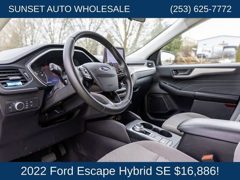 Used 2022 Ford Escape SE w/ Cold Weather Package image 38