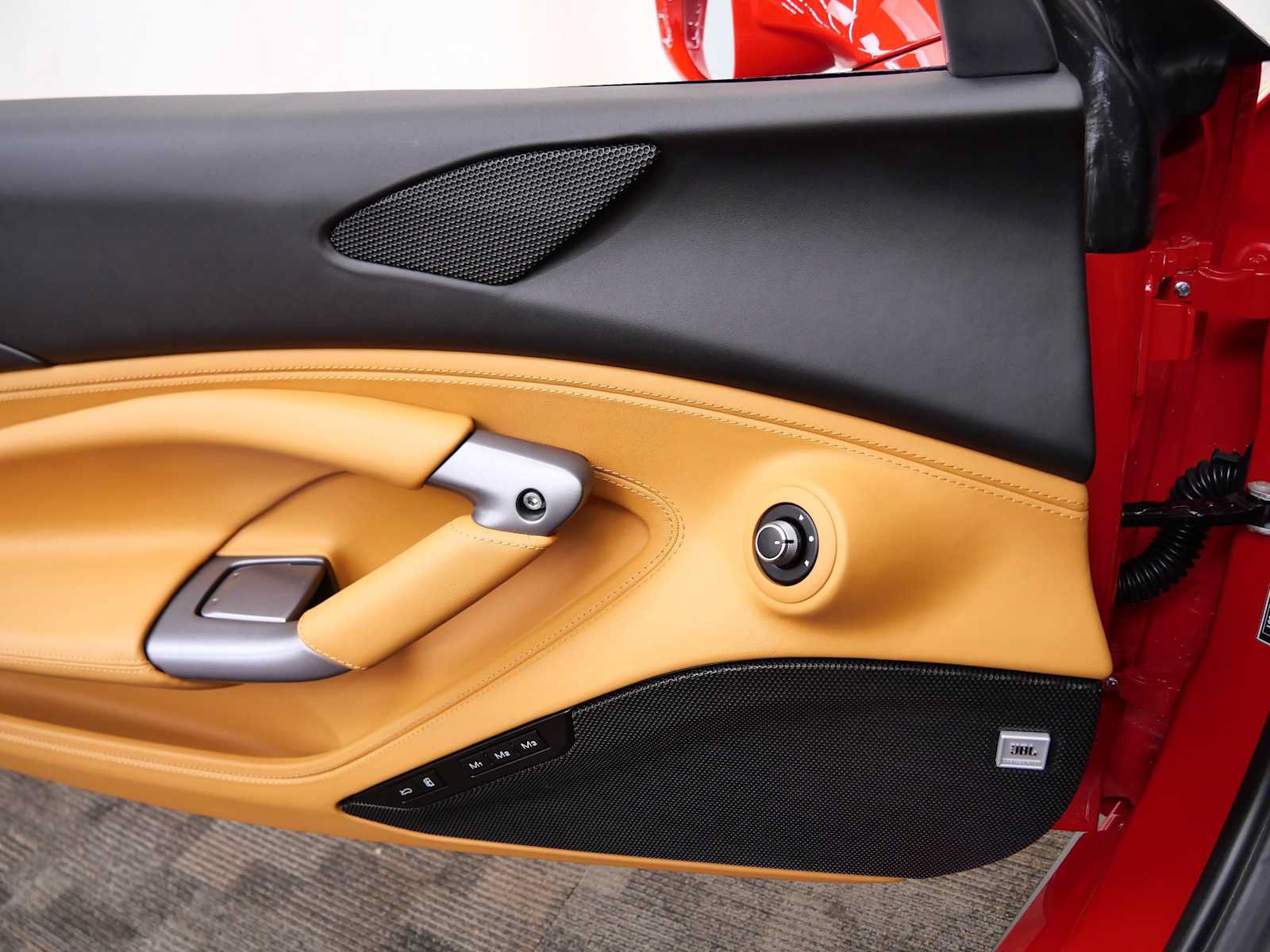Certified 2023 Ferrari F8 Tributo RWD image 31