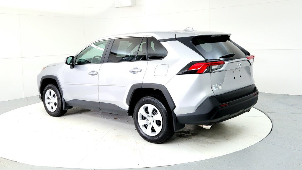 Certified 2025 Toyota RAV4 LE AWD/4WD image 4