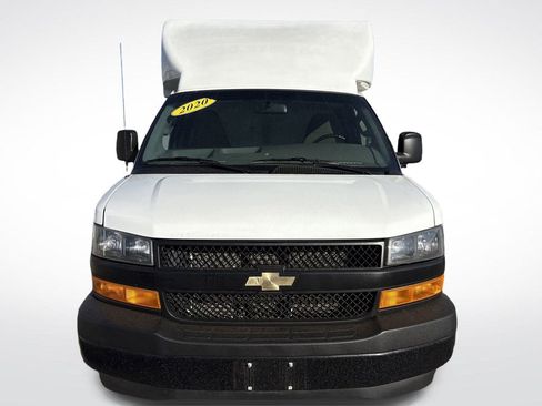 Used 2020 Chevrolet Express 3500 w/ Driver Convenience Package RWD image 8