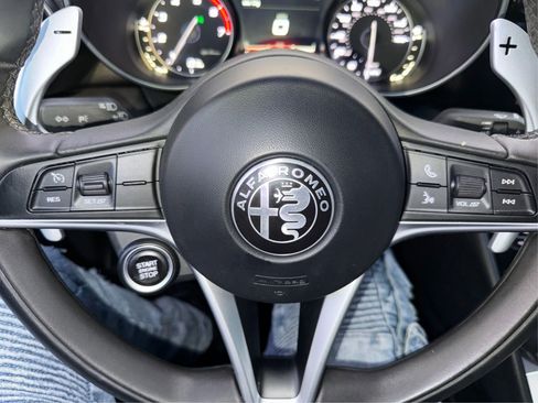 Used 2017 Alfa Romeo Giulia Ti w/ TI 19" Sport Package image 18