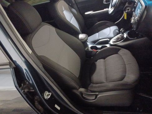 Used 2018 Kia Soul + image 24