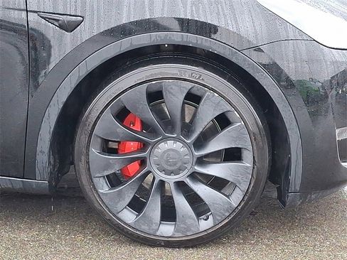 Used 2022 Tesla Model Y Performance image 8