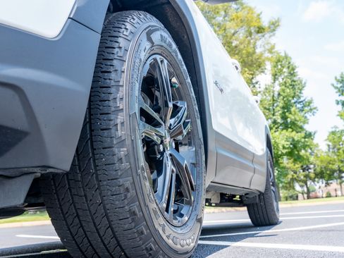 Used 2023 GMC Terrain AT4 AWD/4WD image 9