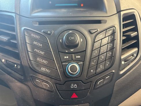 Used 2014 Ford Fiesta SE image 19