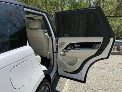 New 2025 Land Rover Range Rover SE image 16