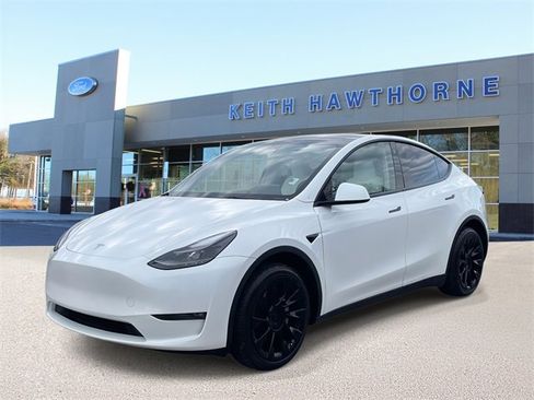 Used 2023 Tesla Model Y Long Range image 4