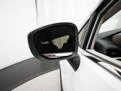 Used 2024 Chrysler Voyager LX image 26