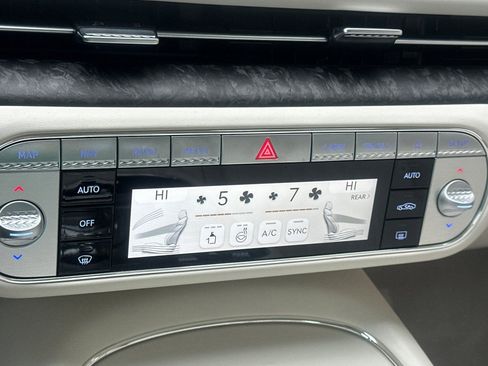 Used 2023 Genesis G90 3.5T image 21