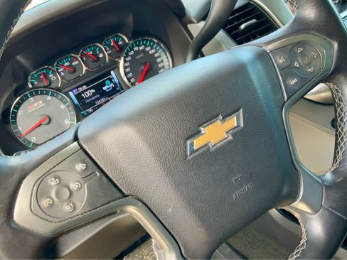 Used 2017 Chevrolet Suburban LT image 41