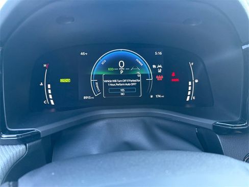 Used 2025 Toyota Camry SE image 13