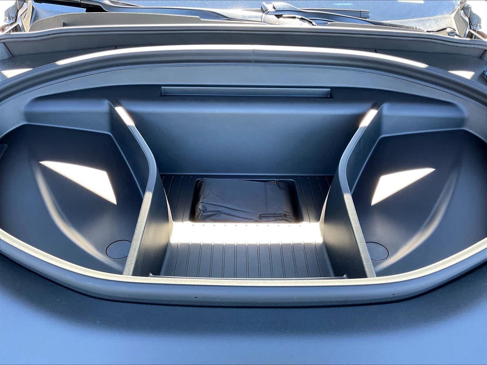 New 2026 Volvo EX90 Plus RWD image 13